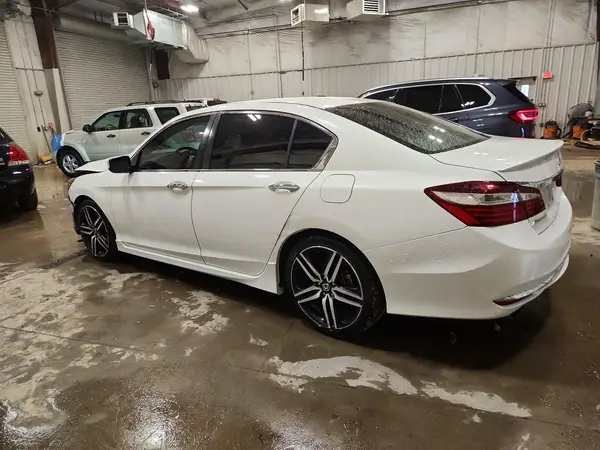 1HGCR2F14HA237158 2017 HONDA ACCORD - Image 2
