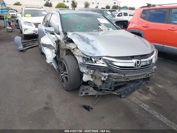 1HGCR2F14HA240660 2017 HONDA ACCORD - Image 1
