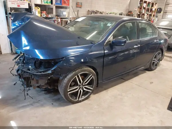 1HGCR2F14HA256406 2017 HONDA ACCORD - Image 2