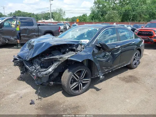 1HGCR2F14HA270967 2017 HONDA ACCORD - Image 2