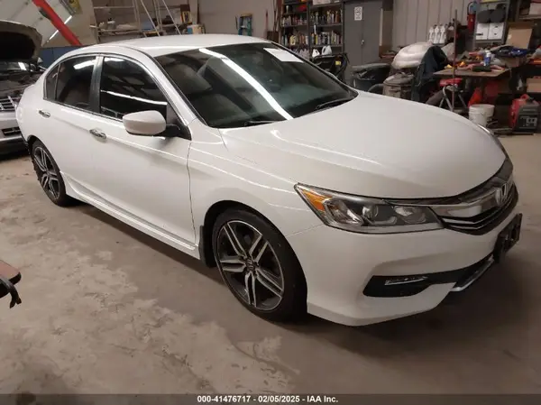1HGCR2F15HA000971 2017 HONDA ACCORD - Image 1