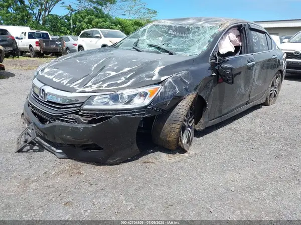 1HGCR2F15HA008407 2017 HONDA ACCORD - Image 2