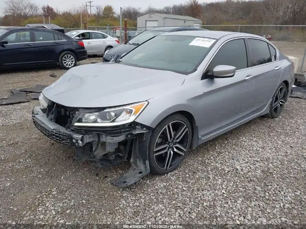 1HGCR2F15HA027376 2017 HONDA ACCORD - Image 2