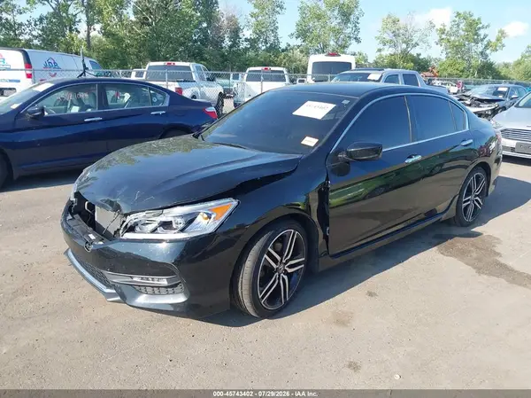 1HGCR2F15HA027488 2017 HONDA ACCORD - Image 2