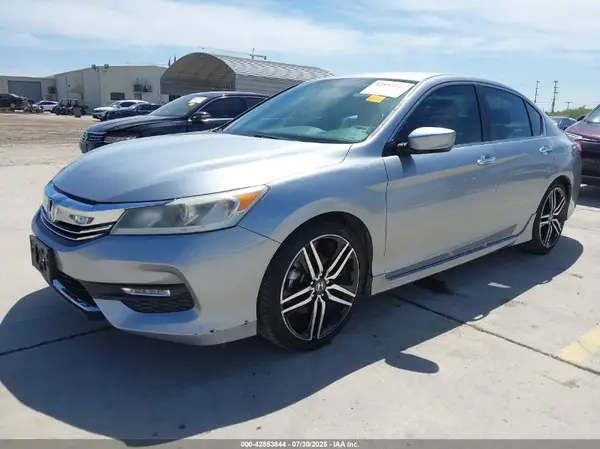 1HGCR2F15HA043268 2017 HONDA ACCORD - Image 2