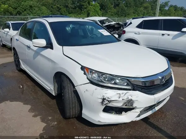 1HGCR2F15HA053914 2017 HONDA ACCORD - Image 1