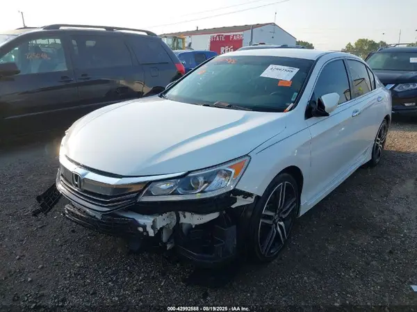 1HGCR2F15HA084306 2017 HONDA ACCORD - Image 2