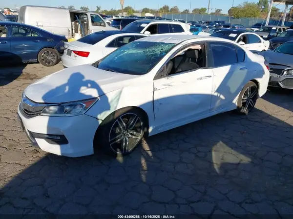 1HGCR2F15HA088744 2017 HONDA ACCORD - Image 2