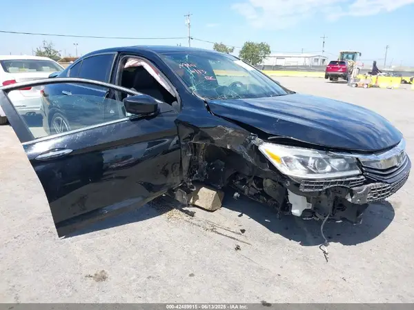 1HGCR2F15HA158839 2017 HONDA ACCORD - Image 1
