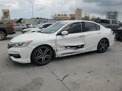 1HGCR2F15HA213774 2017 HONDA ACCORD
