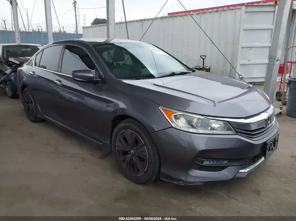 1HGCR2F15HA214875 2017 HONDA ACCORD - Image 1