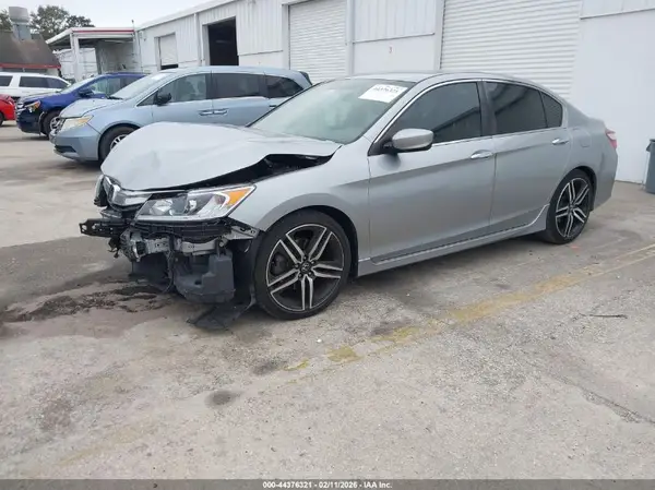 1HGCR2F15HA255331 2017 HONDA ACCORD - Image 2