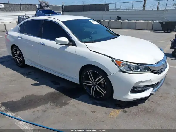 1HGCR2F15HA261436 2017 HONDA ACCORD - Image 1