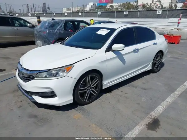 1HGCR2F15HA261436 2017 HONDA ACCORD - Image 2