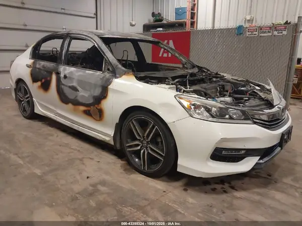 1HGCR2F15HA276714 2017 HONDA ACCORD - Image 1