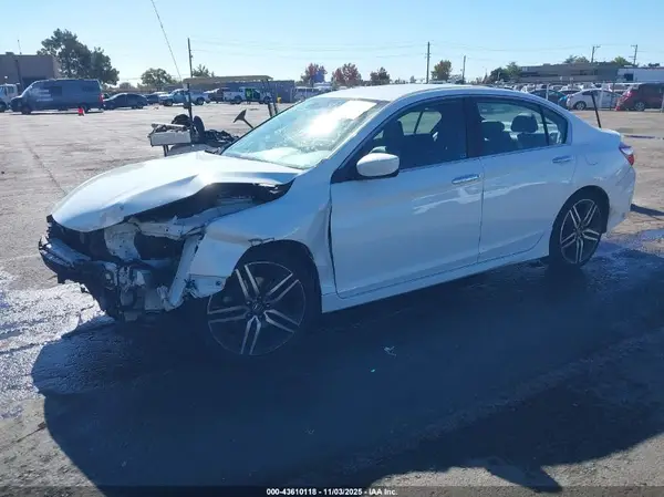 1HGCR2F16HA026592 2017 HONDA ACCORD - Image 2