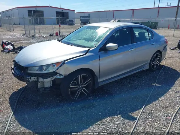 1HGCR2F16HA134338 2017 HONDA ACCORD - Image 2