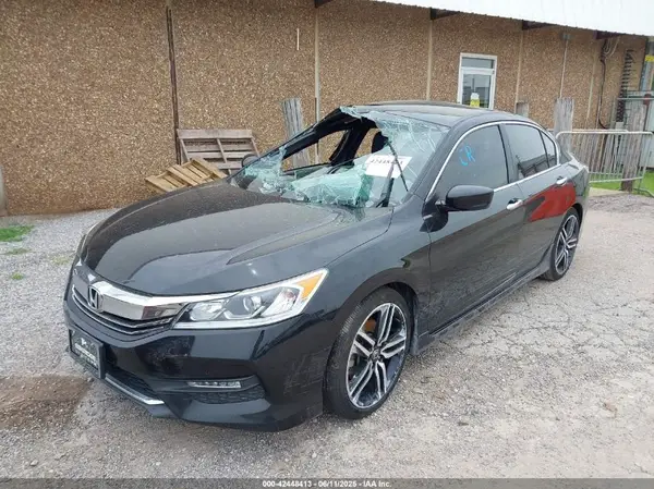 1HGCR2F16HA158803 2017 HONDA ACCORD - Image 2
