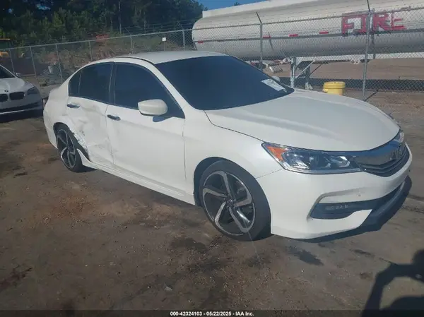 1HGCR2F16HA159563 2017 HONDA ACCORD - Image 1