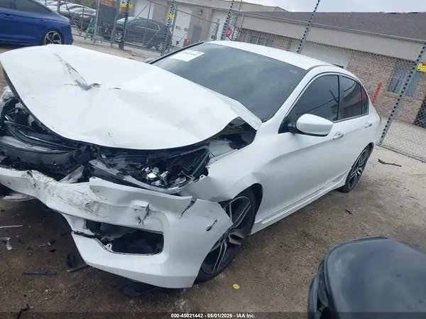 1HGCR2F16HA187685 2017 HONDA ACCORD - Image 2