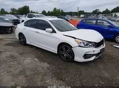 1HGCR2F16HA305539 2017 HONDA ACCORD