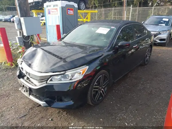 1HGCR2F17HA015939 2017 HONDA ACCORD - Image 2