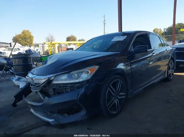 1HGCR2F17HA033292 2017 HONDA ACCORD - Image 2