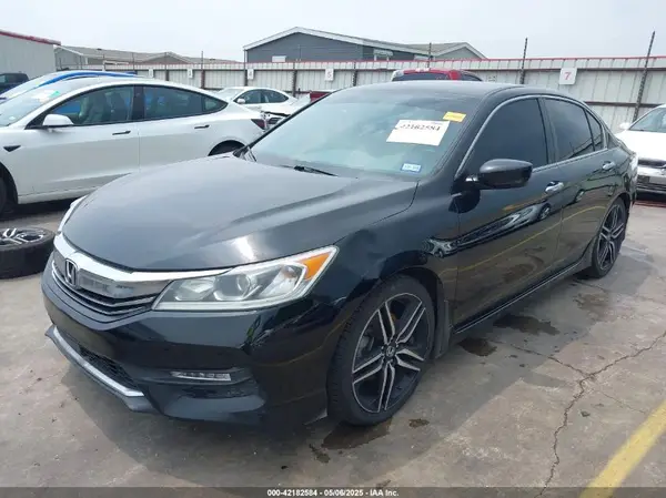 1HGCR2F17HA069581 2017 HONDA ACCORD - Image 2