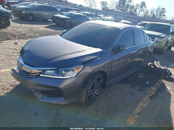 1HGCR2F17HA070844 2017 HONDA ACCORD - Image 2
