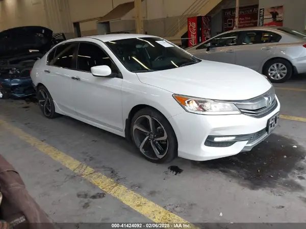 1HGCR2F17HA079835 2017 HONDA ACCORD - Image 1