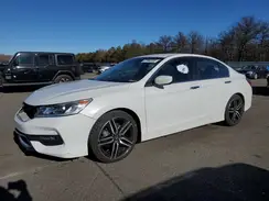 1HGCR2F17HA135272 2017 HONDA ACCORD