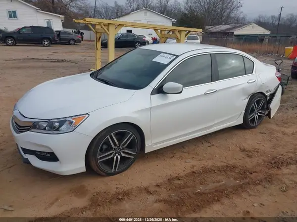 1HGCR2F17HA276682 2017 HONDA ACCORD - Image 2