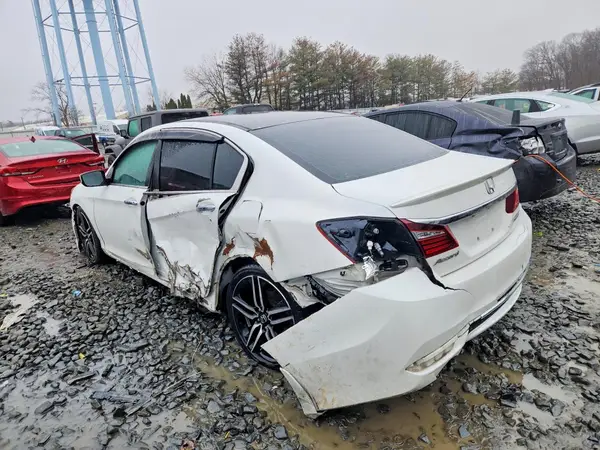 1HGCR2F18HA004948 2017 HONDA ACCORD - Image 2