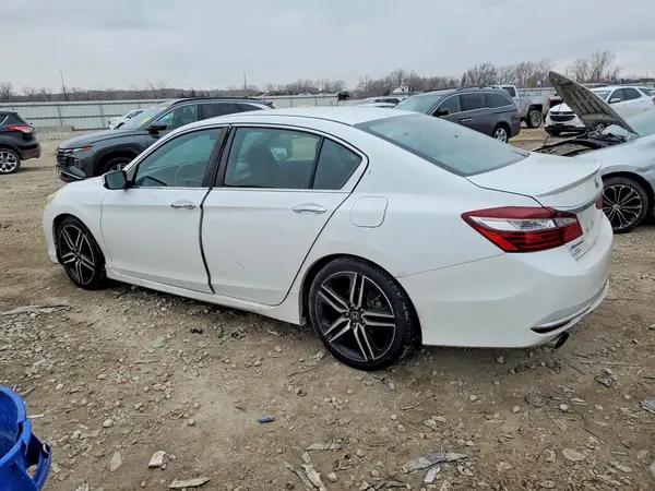 1HGCR2F18HA032605 2017 HONDA ACCORD - Image 2