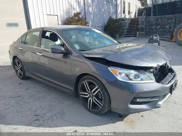 1HGCR2F18HA035102 2017 HONDA ACCORD - Image 1