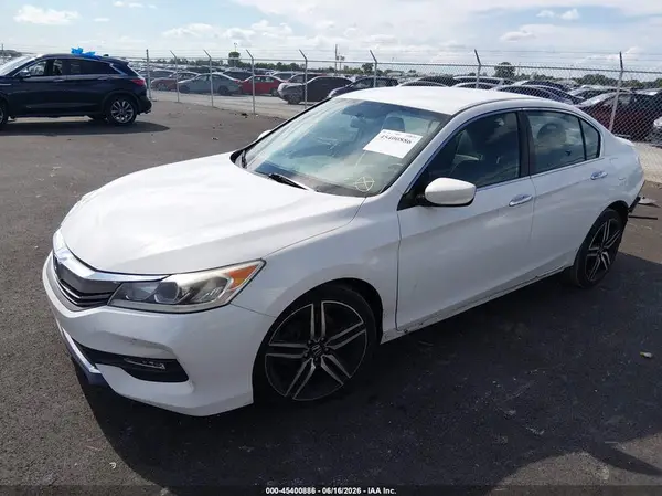 1HGCR2F18HA061361 2017 HONDA ACCORD - Image 2