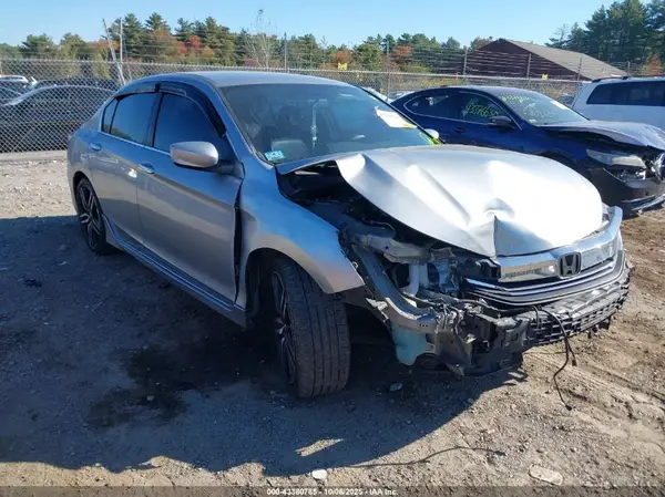 1HGCR2F18HA065782 2017 HONDA ACCORD - Image 1