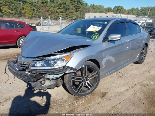 1HGCR2F18HA065782 2017 HONDA ACCORD - Image 2