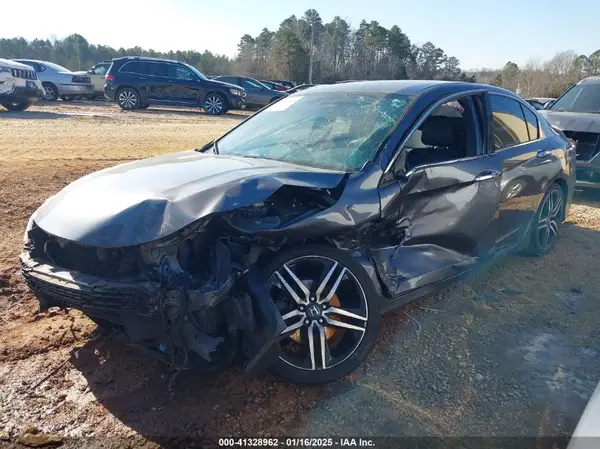 1HGCR2F18HA070156 2017 HONDA ACCORD - Image 2