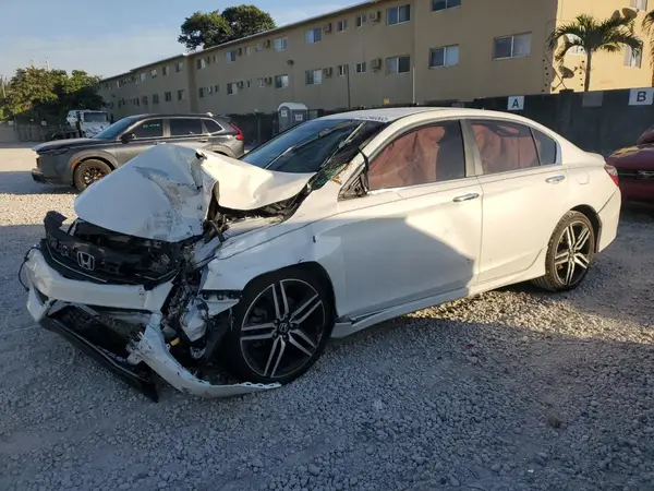 1HGCR2F18HA131652 2017 HONDA ACCORD - Image 1
