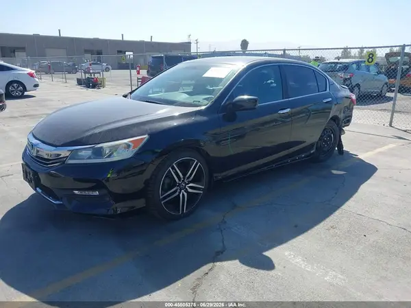 1HGCR2F18HA140044 2017 HONDA ACCORD - Image 2