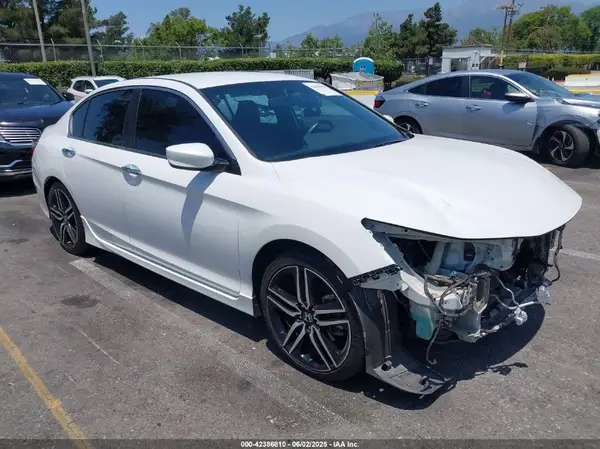 1HGCR2F18HA143042 2017 HONDA ACCORD - Image 1