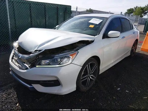 1HGCR2F18HA188014 2017 HONDA ACCORD - Image 2