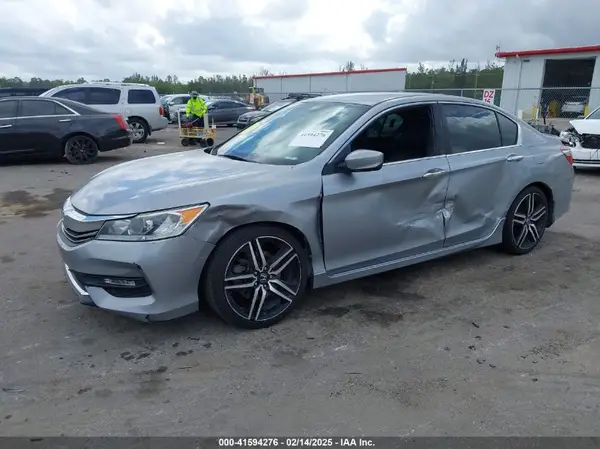 1HGCR2F18HA203420 2017 HONDA ACCORD - Image 2