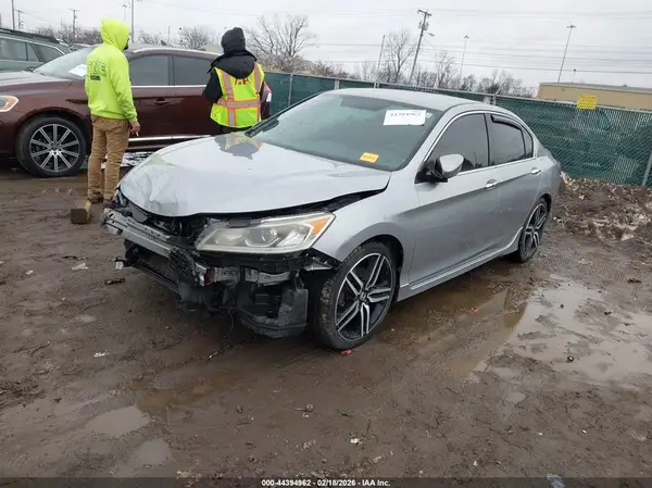 1HGCR2F18HA216104 2017 HONDA ACCORD - Image 2