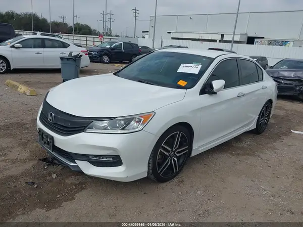 1HGCR2F18HA261379 2017 HONDA ACCORD - Image 2