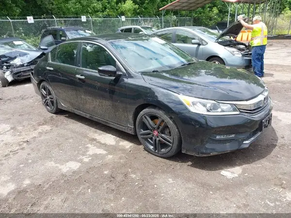 1HGCR2F18HA270986 2017 HONDA ACCORD - Image 1