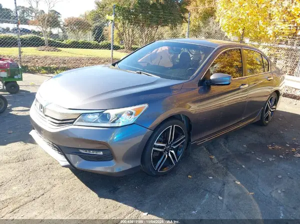 1HGCR2F18HA279591 2017 HONDA ACCORD - Image 2