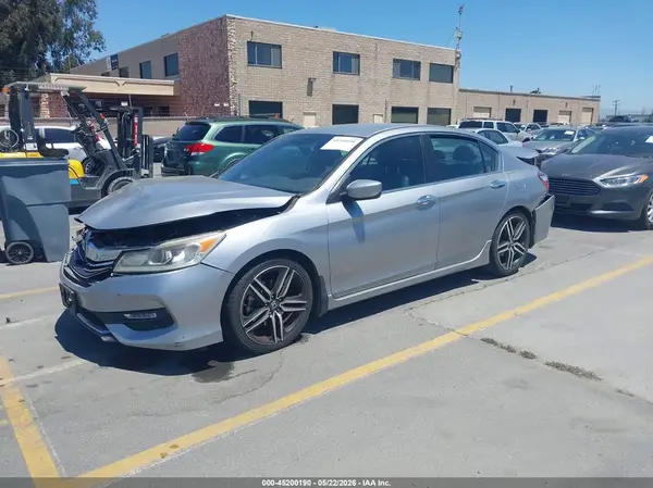 1HGCR2F19HA010189 2017 HONDA ACCORD - Image 2