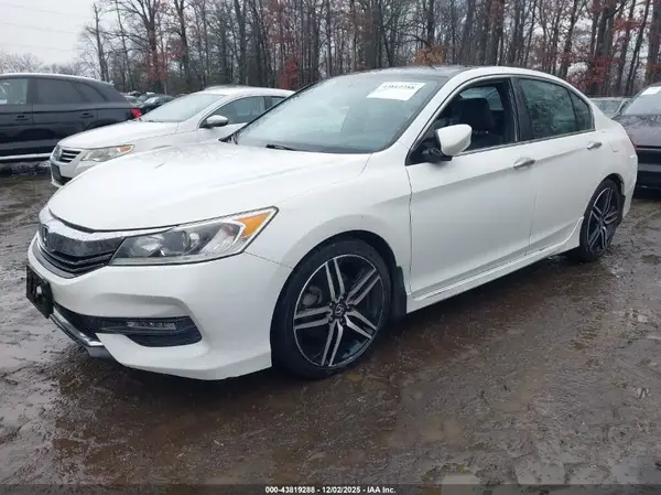1HGCR2F19HA045525 2017 HONDA ACCORD - Image 2